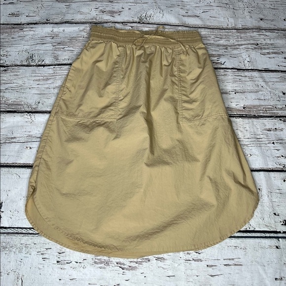 GAP Dresses & Skirts - Gap Drawstring Khaki Skirt Size XS